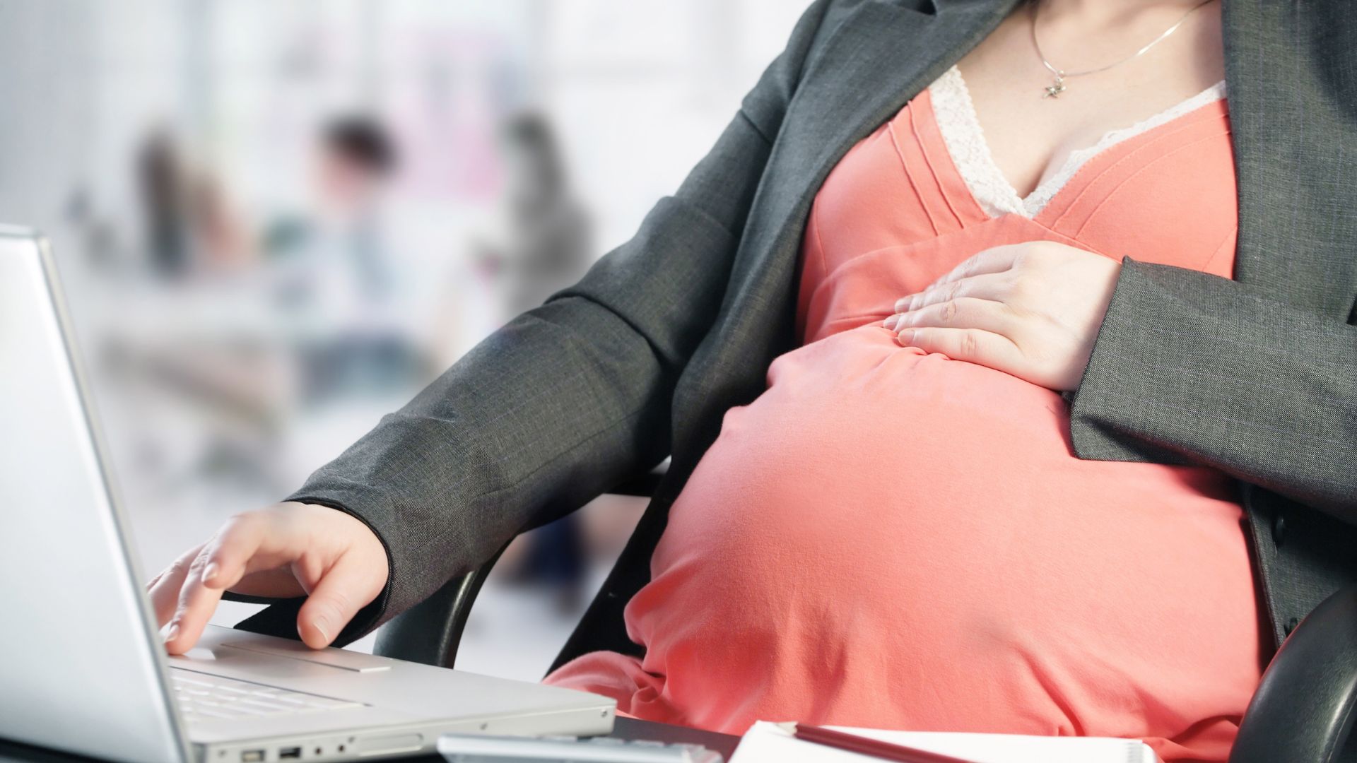 femme-enceinte-travail