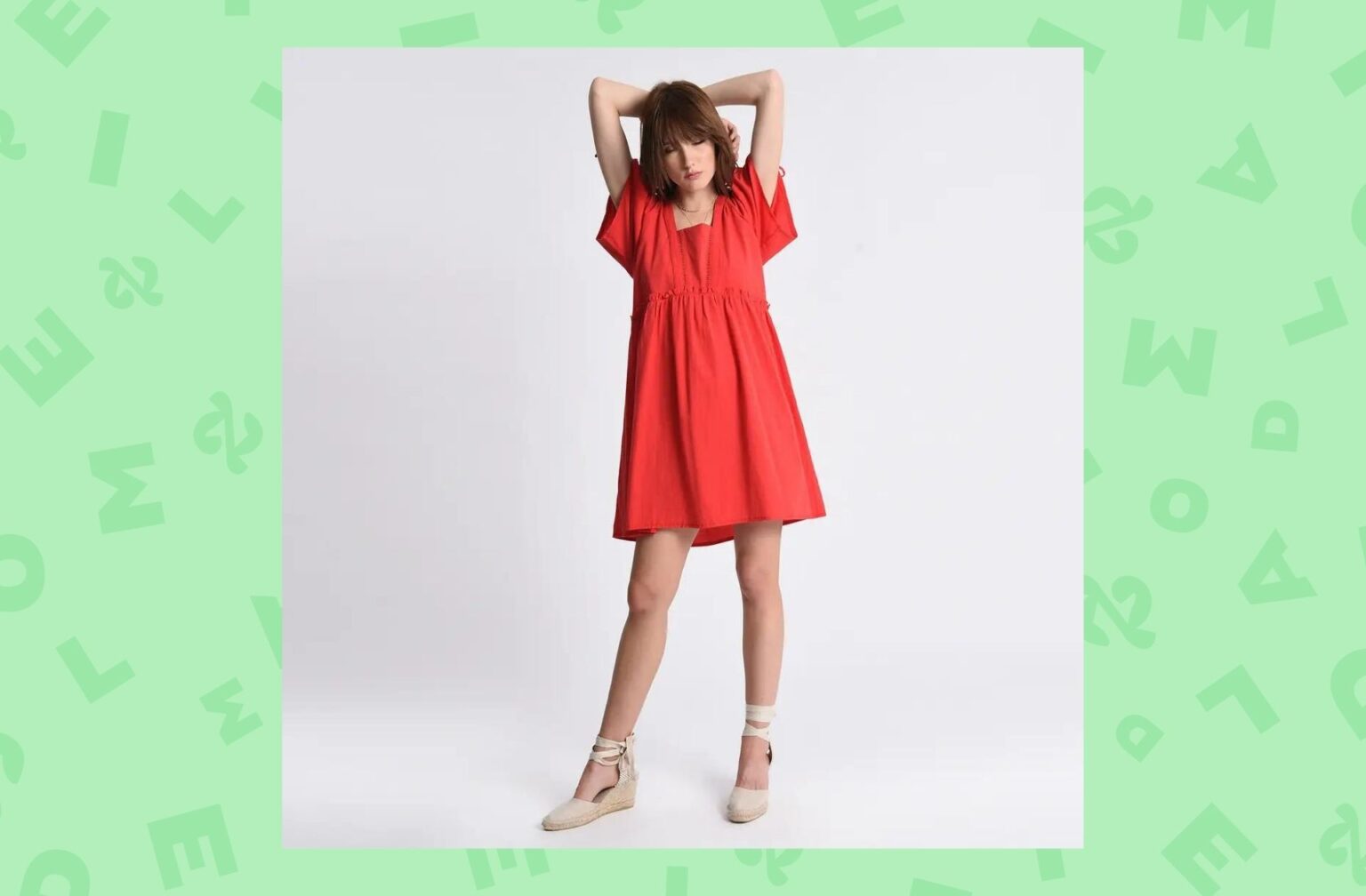 Robe courte en coton ouverture au dos Robe courte en coton ouverture au dos