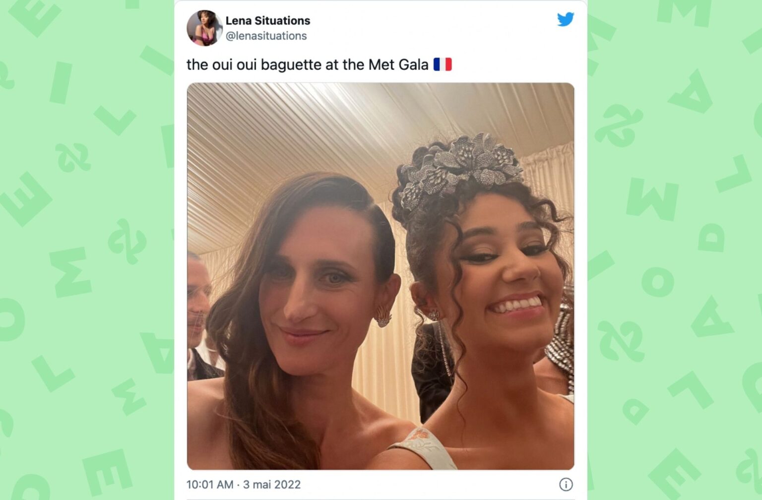 Un selfie de Lena Mahfouf et Camille Cottin au Met Gala 2022 Un selfie de Lena Mahfouf et Camille Cottin au Met Gala 2022