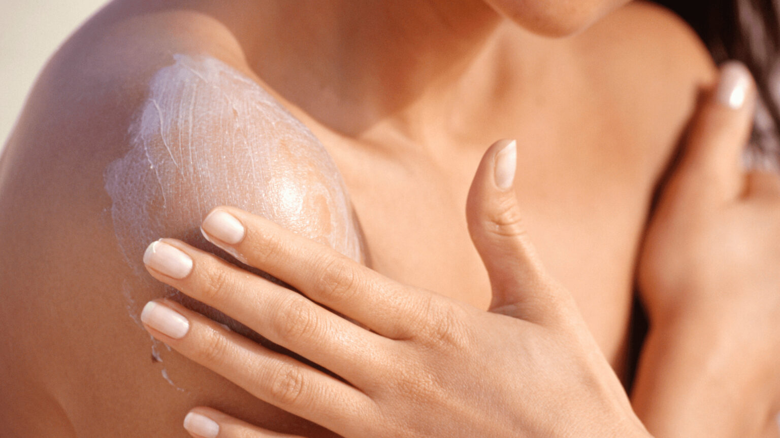 cancer-de-la-peau-crème-solaire-femme-homme-peau-soleil-été-France-coupdesoleil- cancer-de-la-peau-crème-solaire-femme-homme-peau-soleil-été-France-coupdesoleil-