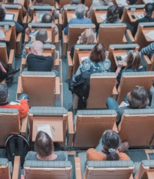 Etudiants dans un amphiteatre