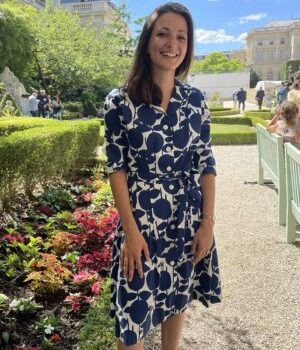 La députée Marie-Charlotte Garin reporte la robe du scandale sexiste subie par Cécile Duflot à l’Assemblée Nationale dix ans plus tôt