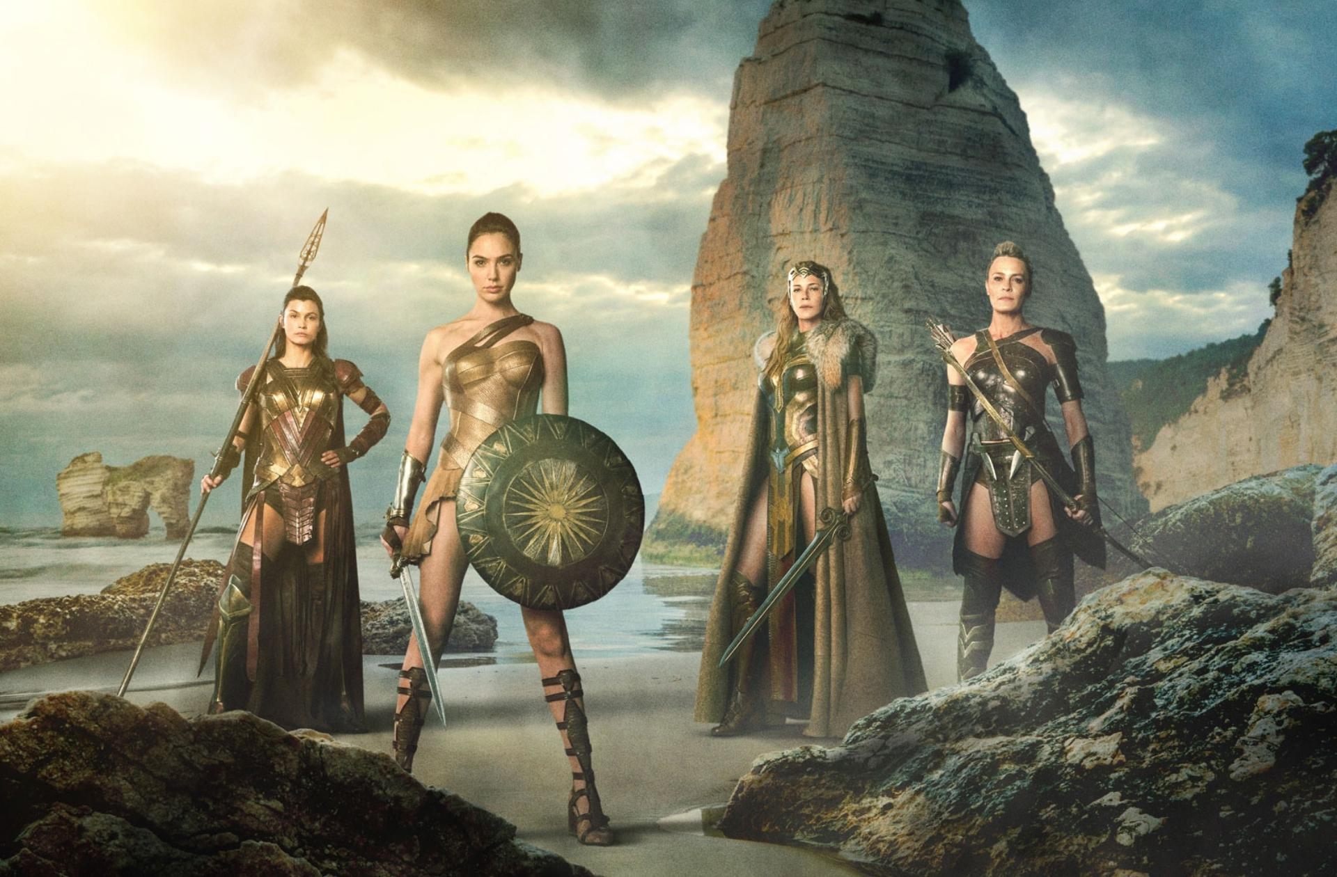 les femmes amazones de l'ile dans wonder woman
