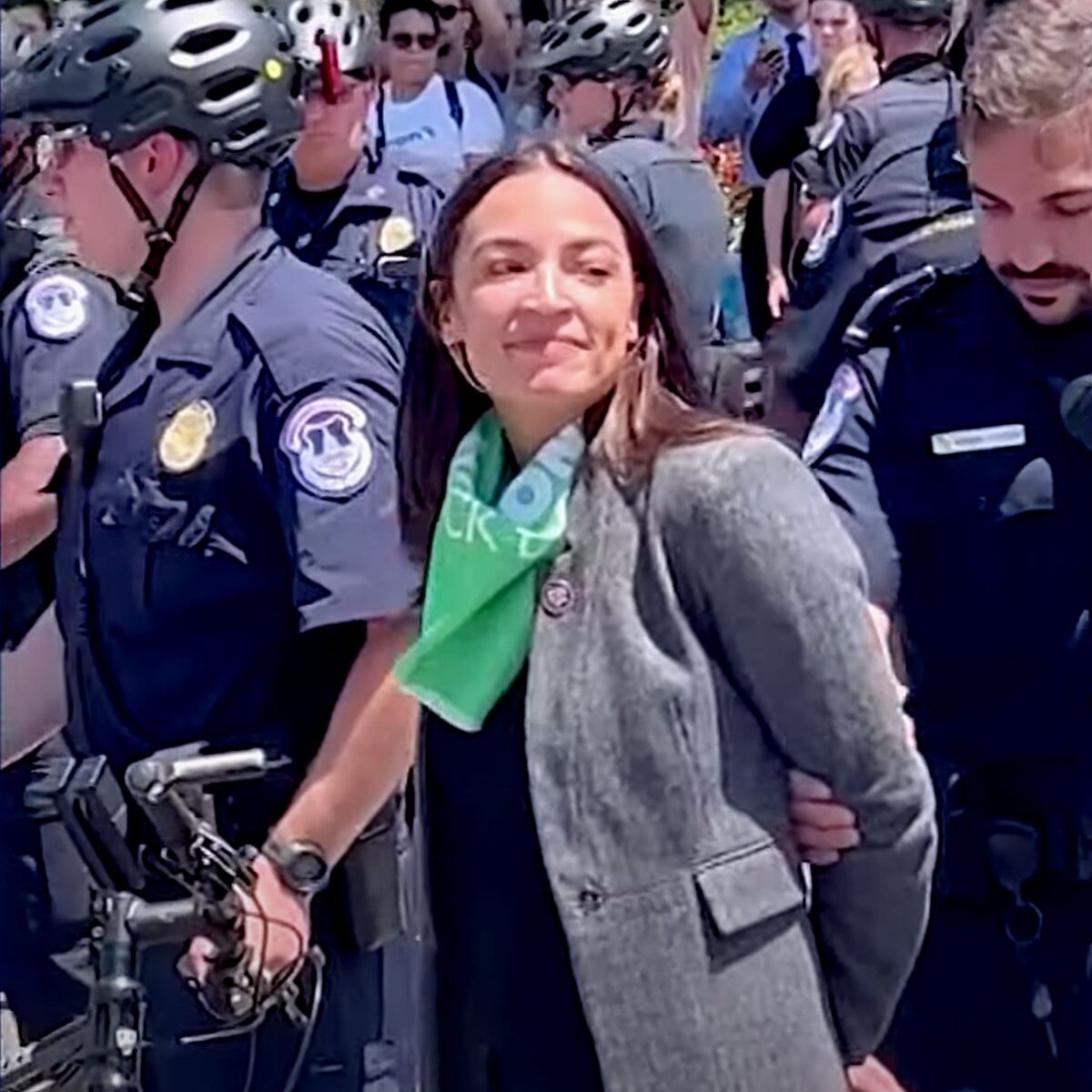 alexandria ocasio cortez manifetation IVG alexandria ocasio cortez manifetation IVG