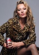 Kate Moss dénonce les affres du mannequinat, subis dès ses 14 ans