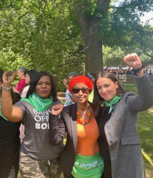 manifestation IVG arrestation ihlan omar alexandria ocasio cortez cori bush – vertical manifestation IVG arrestation ihlan omar alexandria ocasio cortez cori bush – vertical