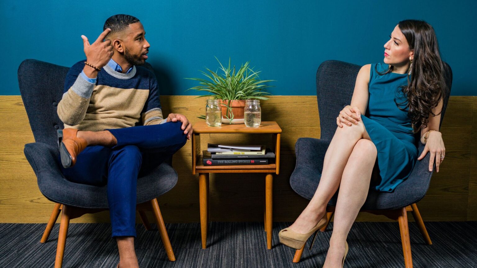 pexels-jopwell-discussion debat pexels-jopwell-discussion debat