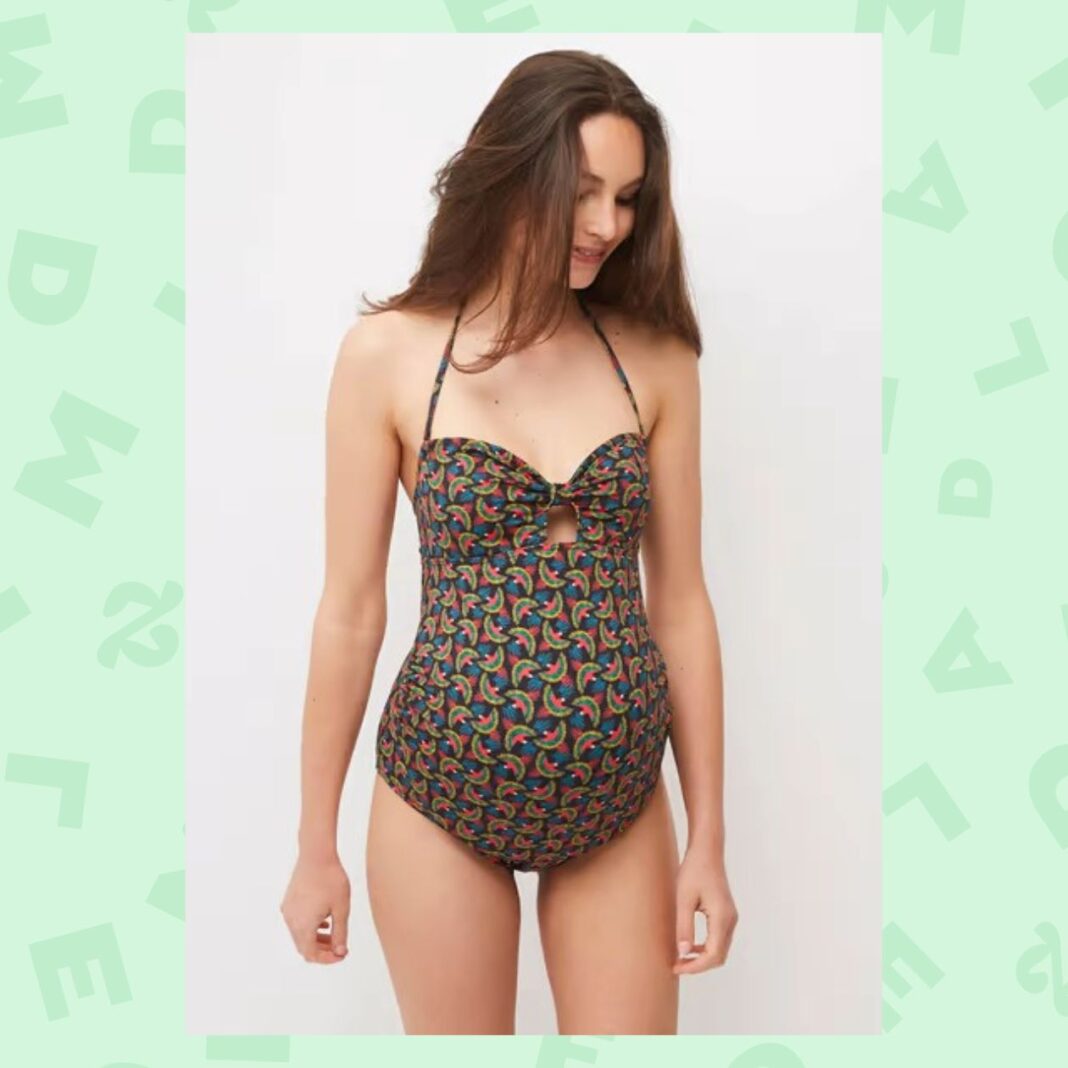 Maillot de bain de maternité à fines bretelles et dos-nu — Monoprix — 21€. Maillot de bain de maternité à fines bretelles et dos-nu — Monoprix — 21€.