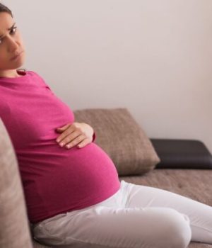 femme-enceinte-triste