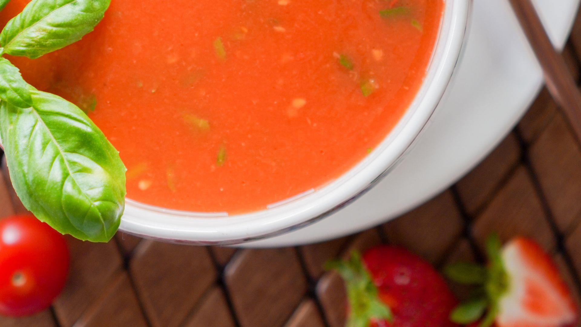 soupe tomate fraise basilic