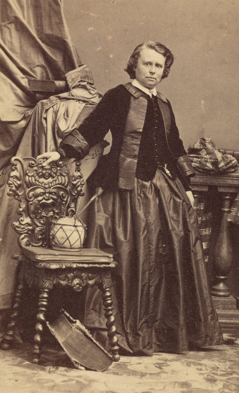 André_Adolphe-Eugène_Disdéri_(French_-_(Rosa_Bonheur)_-_Google_Art_Project André_Adolphe-Eugène_Disdéri_(French_-_(Rosa_Bonheur)_-_Google_Art_Project