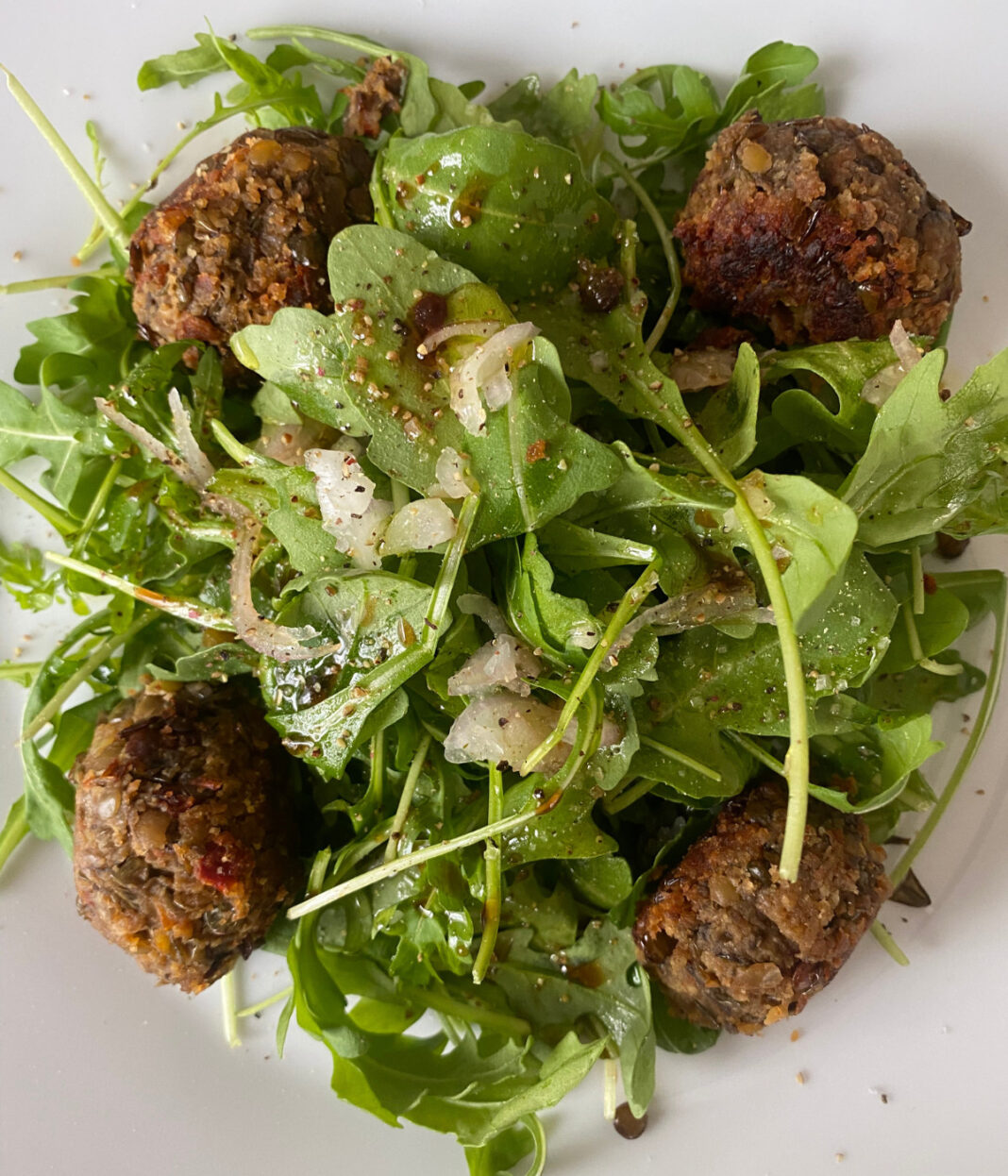 boulettes-de-lentilles-vegan-food-l214-salade boulettes-de-lentilles-vegan-food-l214-salade