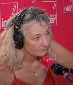 Corinne Masiero s’exprime sur l’inceste, au micro de France Inter