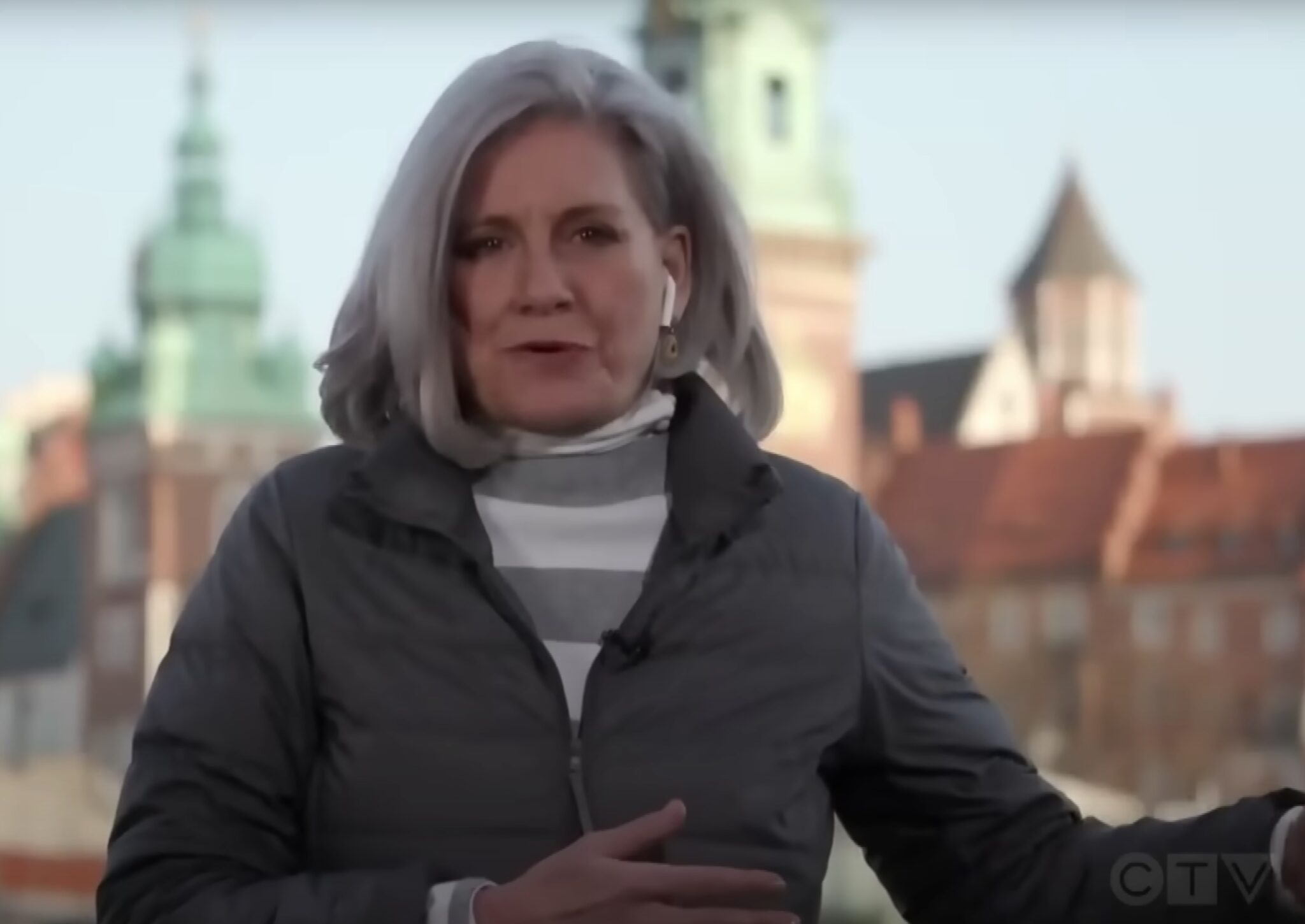 Les cheveux blancs de Lisa LaFlamme après le confinement Les cheveux blancs de Lisa LaFlamme après le confinement