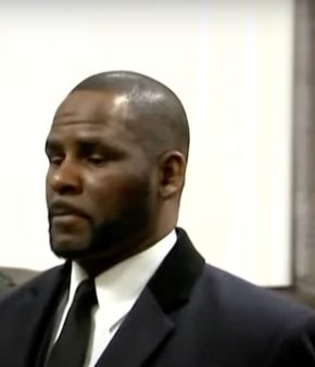 R. Kelly reconnu coupable de pédopornographie, ce qui ajoutera à sa peine de 30 ans de prison