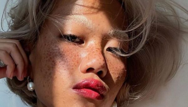 sourcils-decolores-conseils