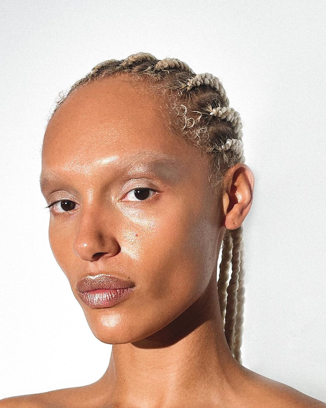 How to embrace the trend of bleached brows, with and without bleaching