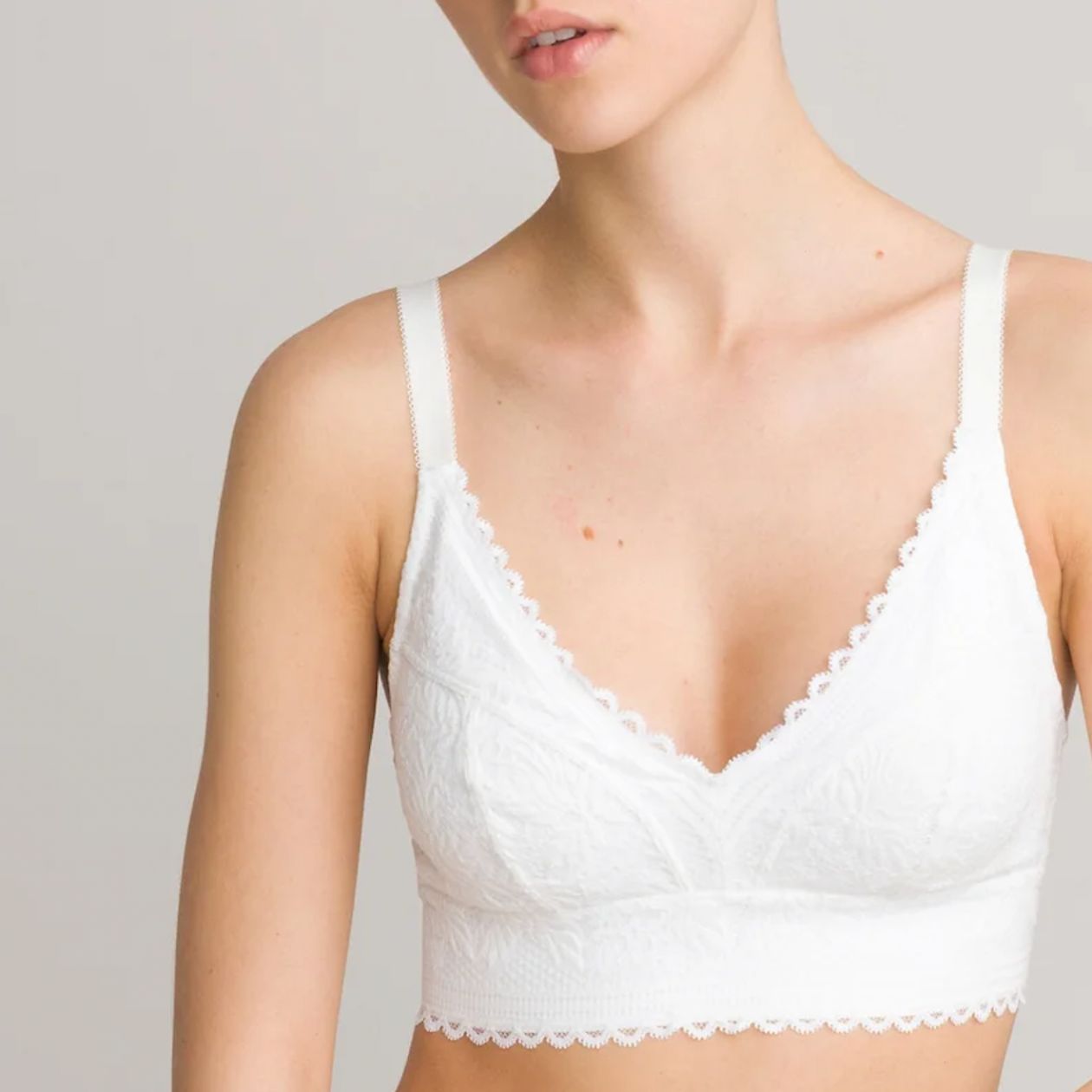 Soutien-gorge post opératoire en dentelle recyclée