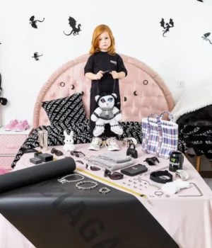 Balenciaga retire sa pub controversée avec des enfants à nounours BDSM