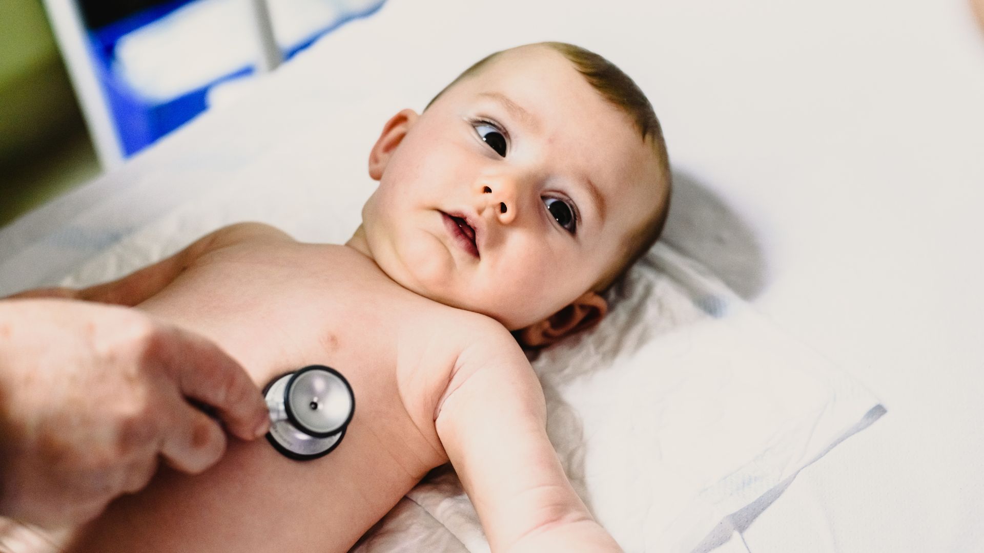 bebe-malade-docteur bebe-malade-docteur