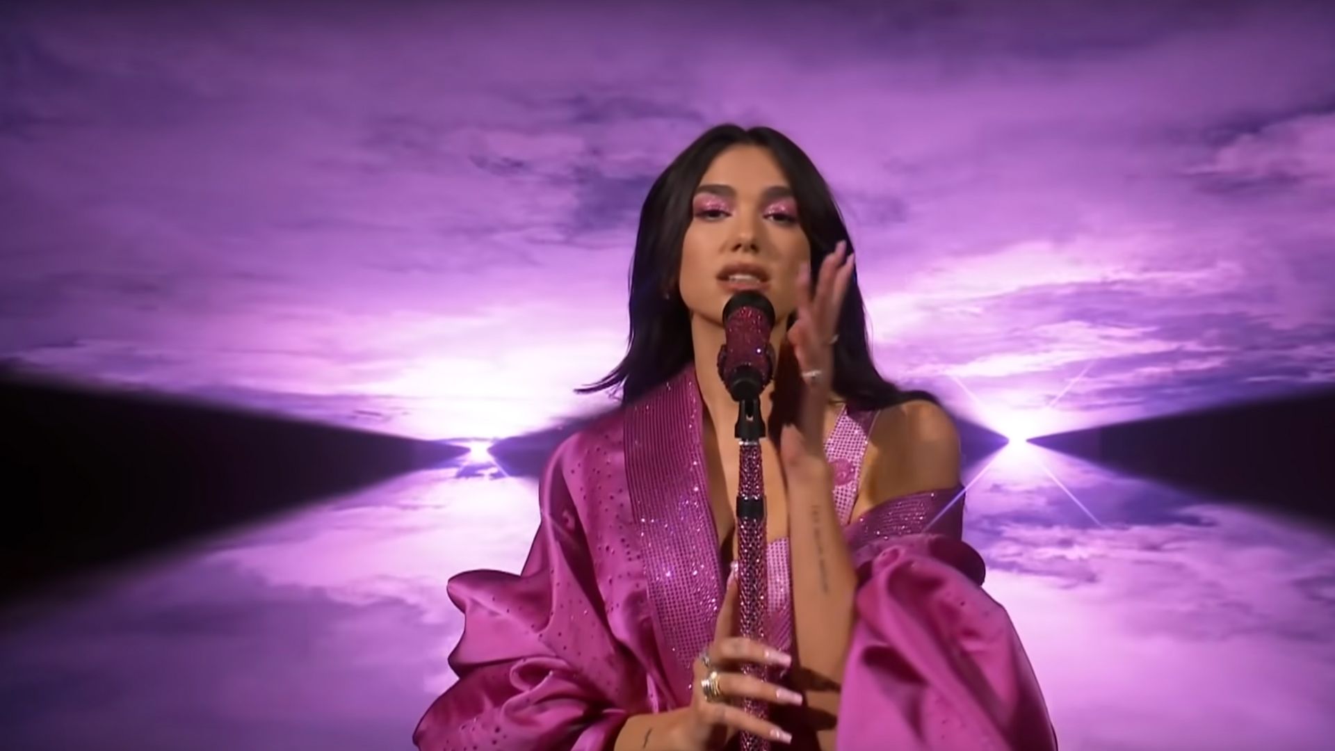 Dua Lipa Grammy 2021 // Source : capture d'écran youtube