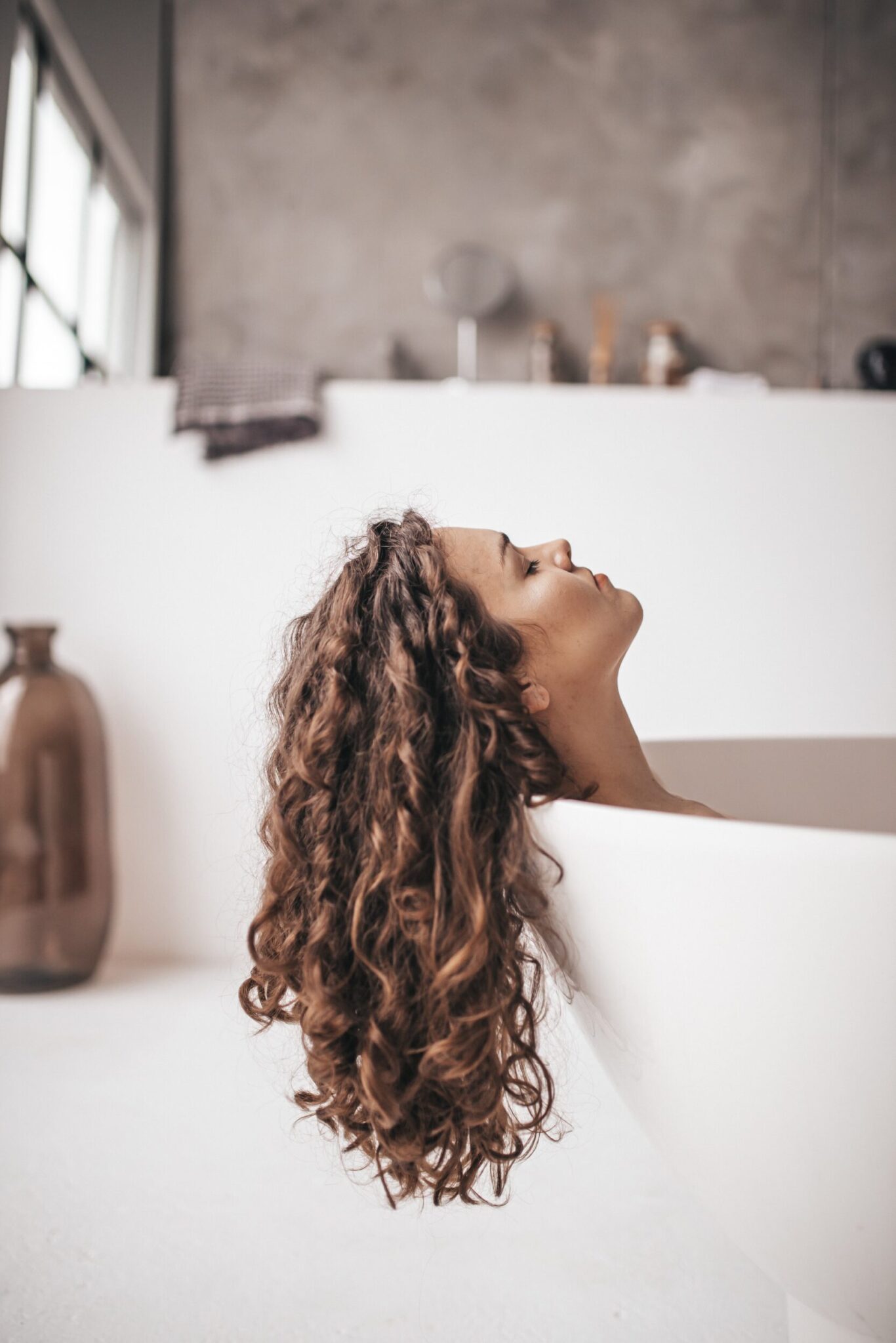 Wet your dry shampoo: the beauty tip that’s causing a stir on TikTok Wet your dry shampoo: the beauty tip that’s causing a stir on TikTok