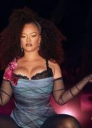 La marque de lingerie Savage x Fenty de Rihanna, condamnée pour son système d'abonnement contraignant