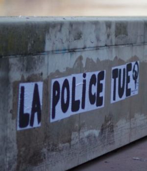 Collage la police tue // Source : Unsplash