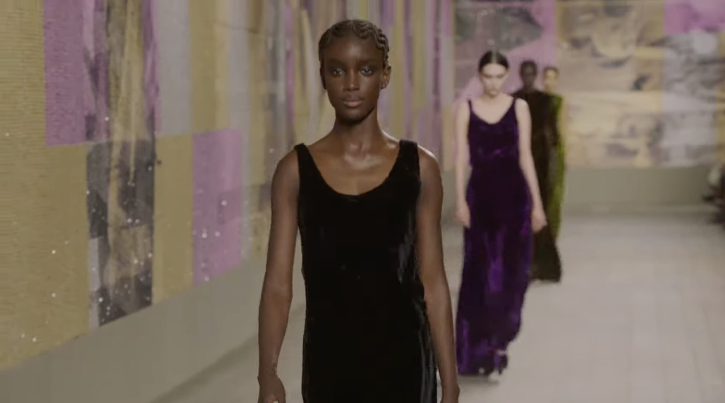 Le défilé Christian Dior haute couture printemps-été 2023 rend femmage à Joséphine Baker