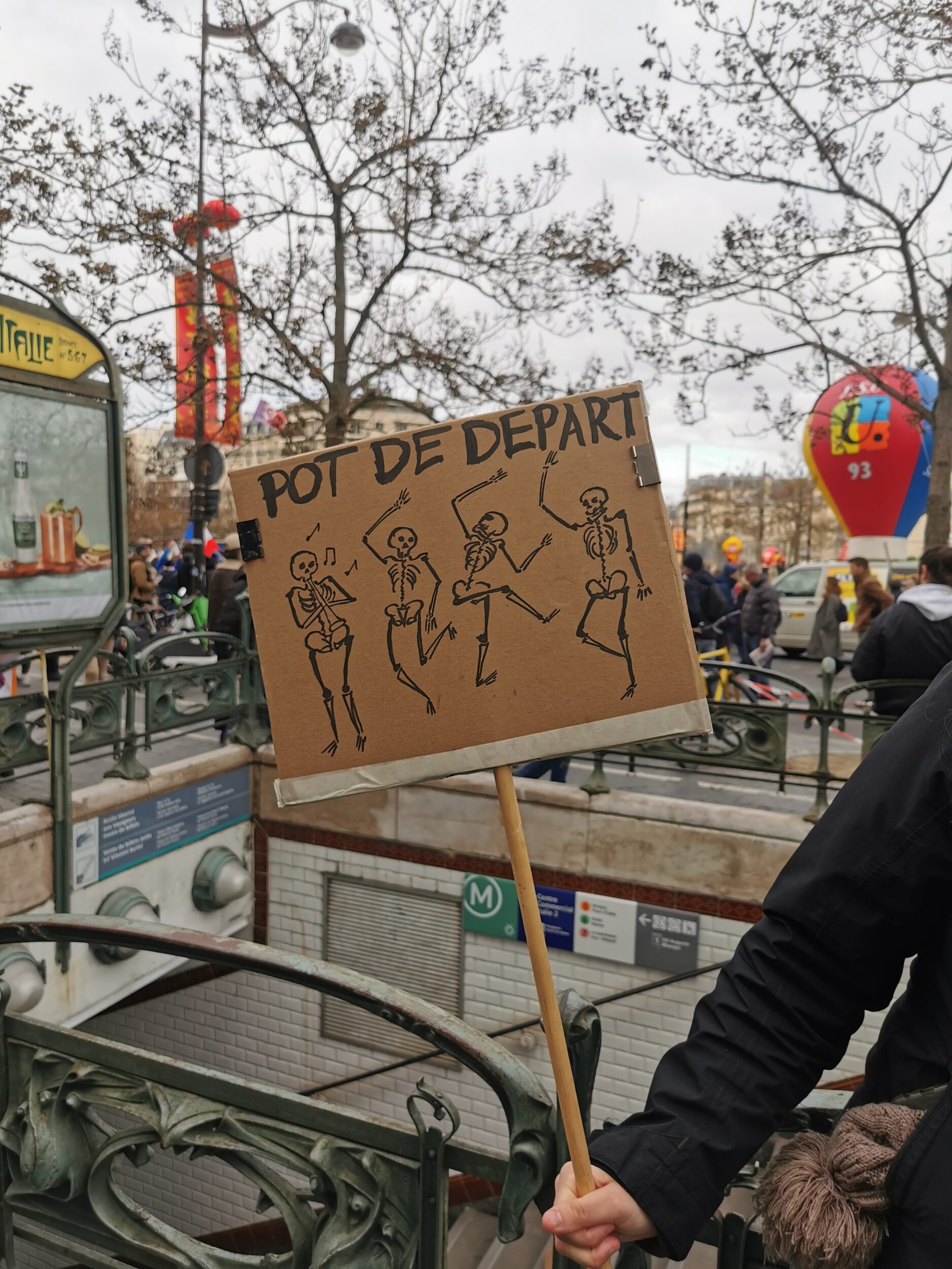 avec_les_manifestantes_contre_la_reforme_des_retraites