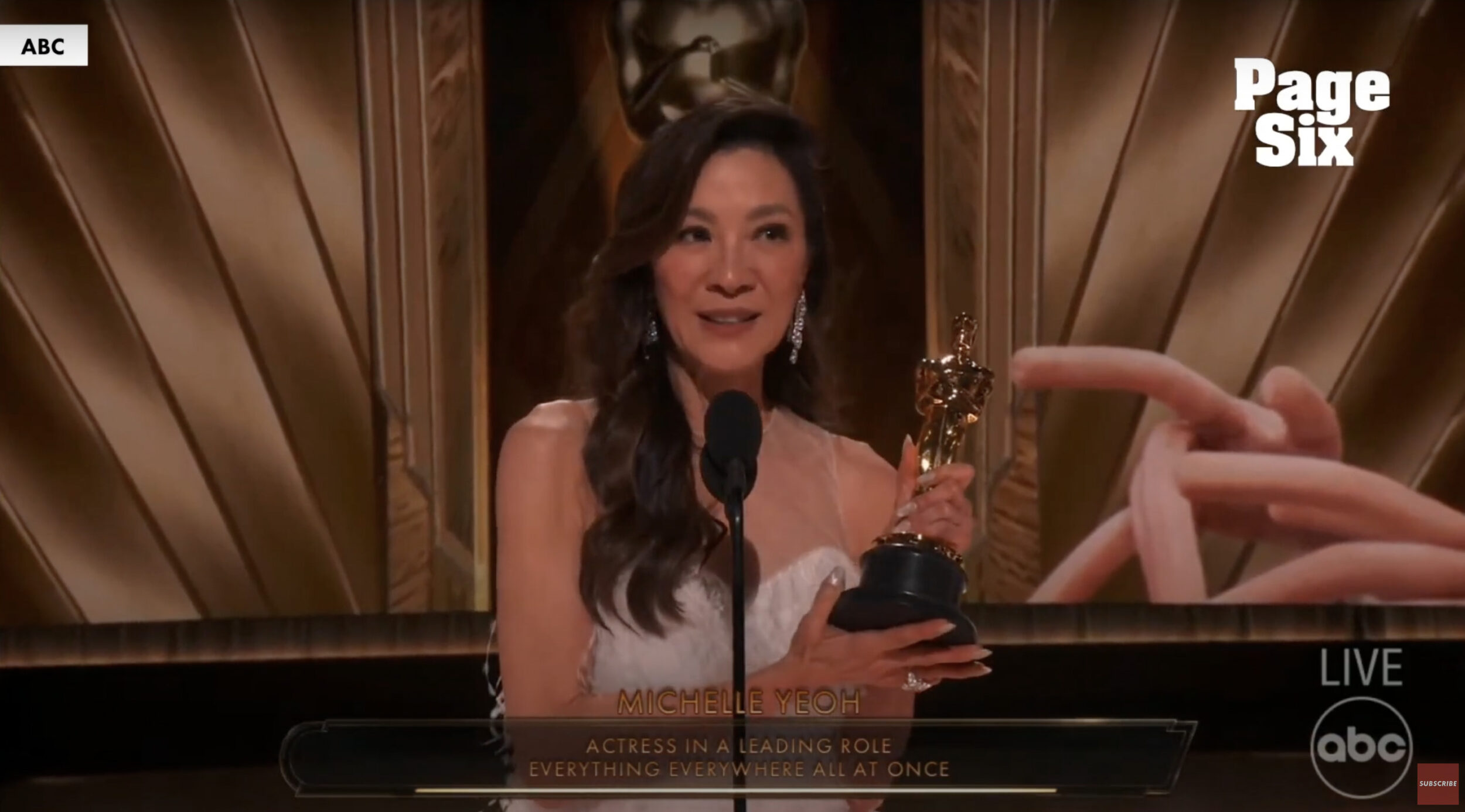 Michelle Yeoh aux Oscars 2023 // Source : Capture écran Youtube