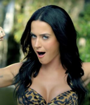 Katy Perry // Source : Katy Perry dans le clip Roar - Capture d'écran