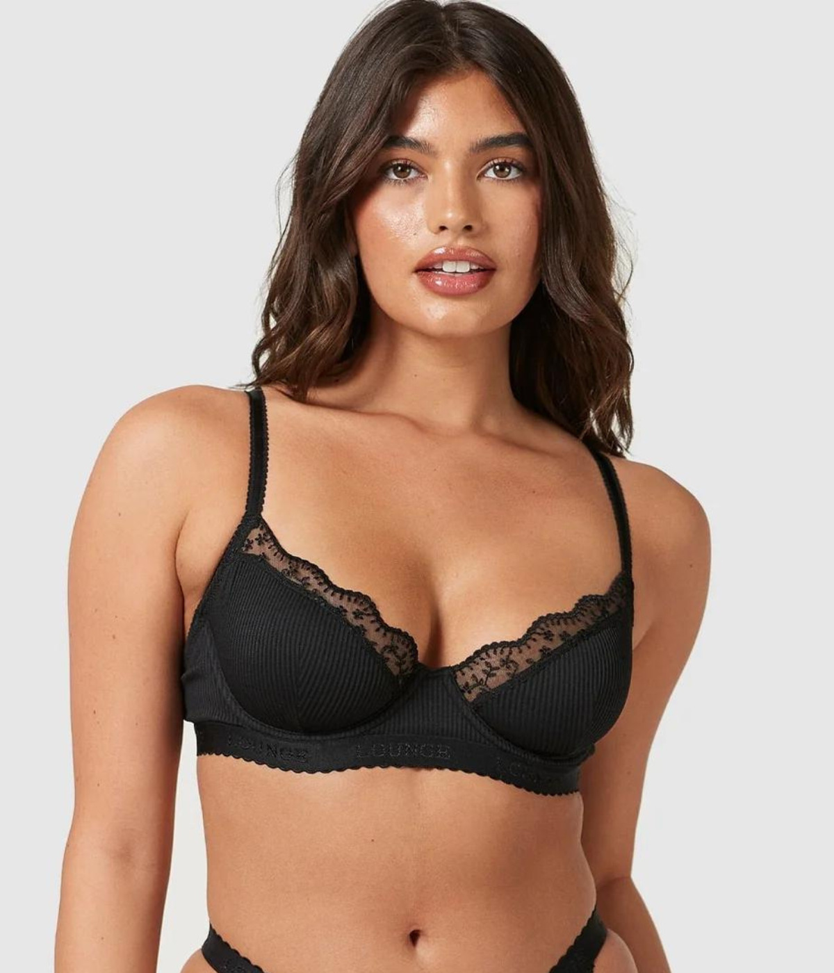 Soutien-gorge à balconnet // Source : Lounge Underwear