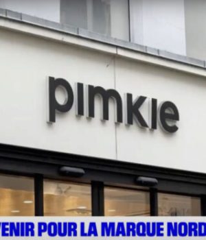 Une vitrine de boutique Pimkie filmée par BFM TV // Source : Capture d'écran YouTube
