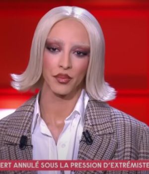 Bilal Hassani x C à vous // Source : C à vous Bilal Hassani x C à vous // Source : C à vous