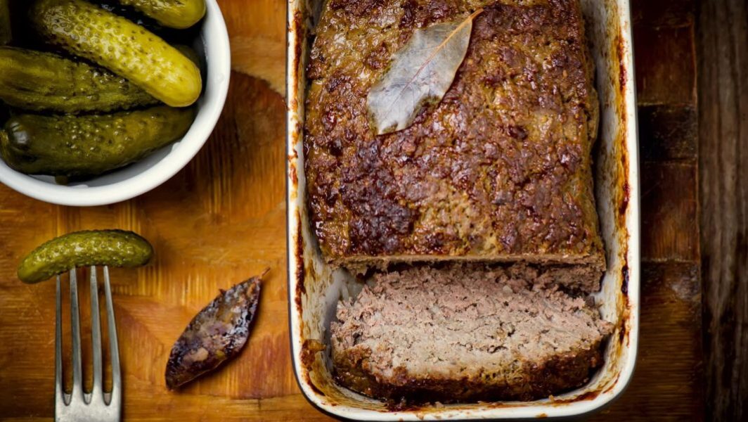 De la terrine et des cornichons // Source : Zoryanchik de Getty Images