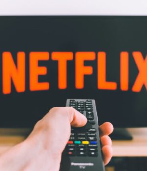 Les sorties séries et films de Netflix en mai // Source : Unsplash Les sorties séries et films de Netflix en mai // Source : Unsplash