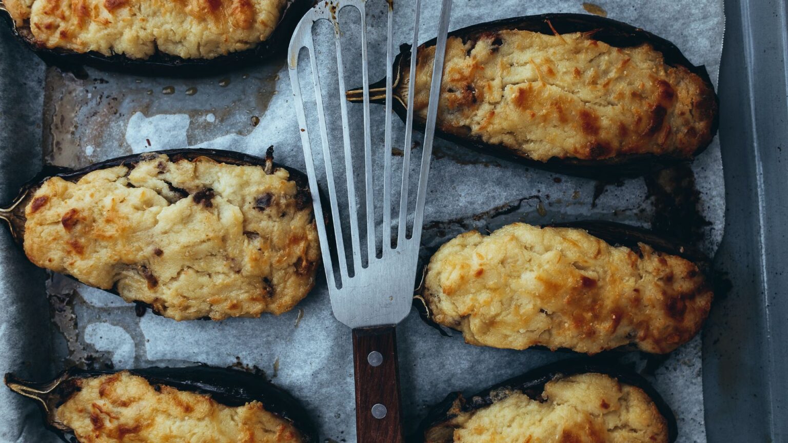 Tuto nailart la manucure papier journal