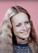 L'ancienne mannequin Twiggy se dit aujourd'hui « fière » de ses rides, à 73 ans // Source : Capture d'écran YouTube