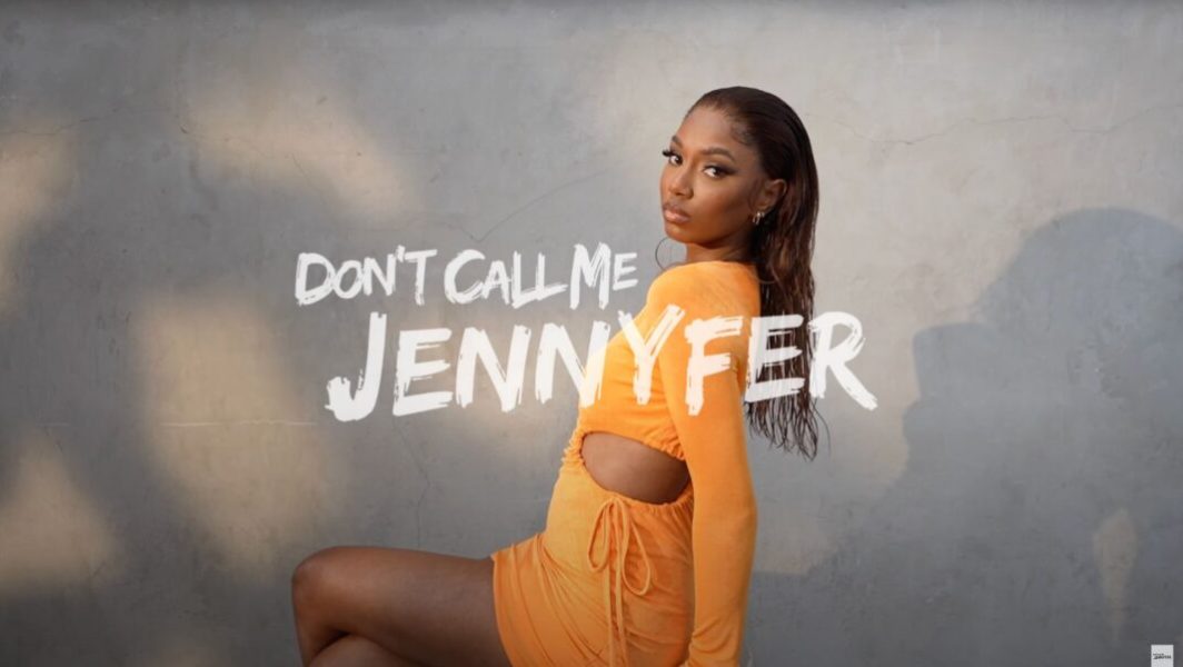 Une image de la collab' entre la chanteuse Ronisia et l'enseigne Don't Call Me Jennyfer // Source : Jennyfer