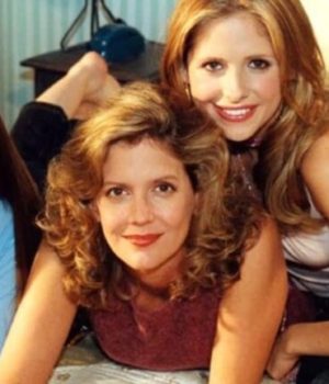 Buffy contre les vampires Dawn Joyce Buffy // Source : tmdb