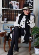 Geneviève de Fontenay, décédée à 90 ans : 5 détails mode qui ont fait sa légende controversée // Source : Capture d'écran Instagram