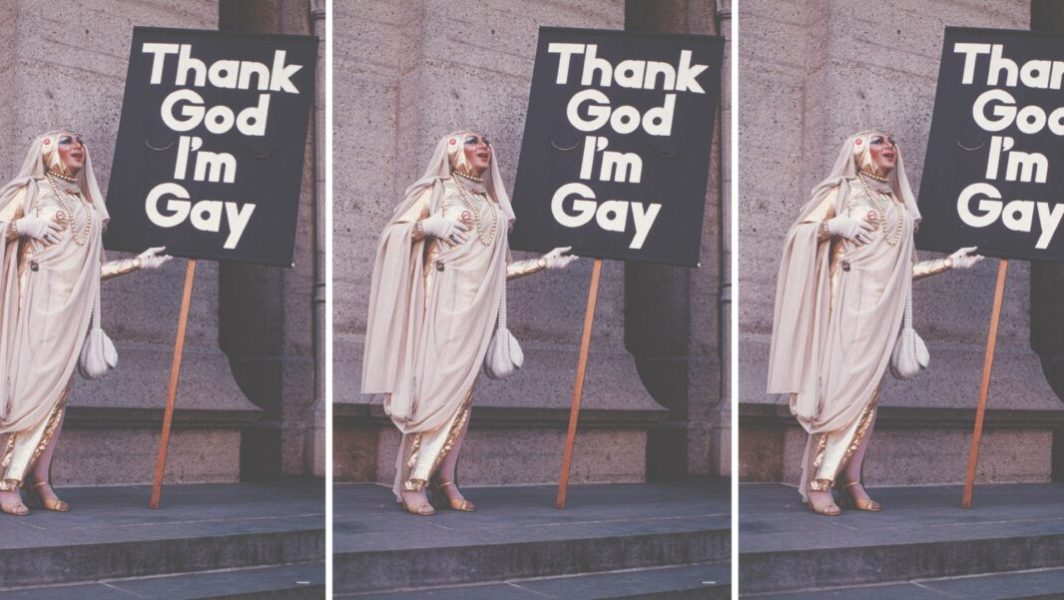 Jean-Baptiste Carhaix, Sister Sadie the Rabbi Lady. La première messe inter-églises « gay » en souvenir des malades du sida décédés depuis 1981, octobre 1983.