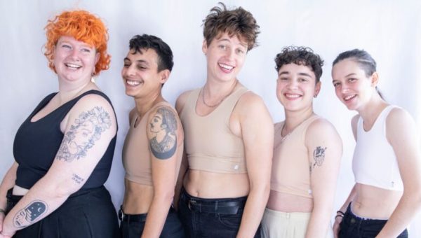 Des personnes trans posent pour la marque de sous-vêtements d'affirmation de genre Be Who You Are
