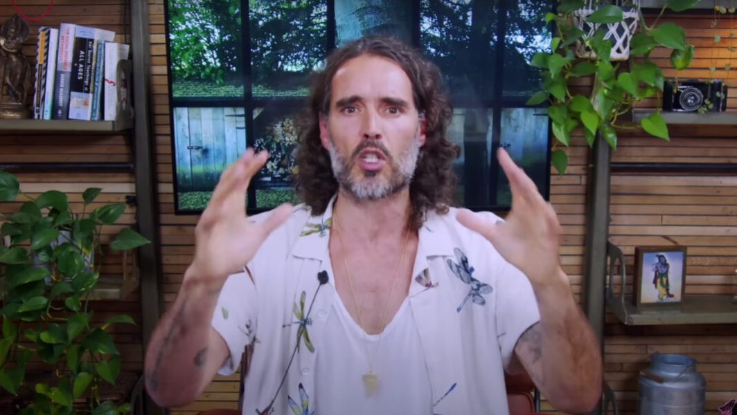 Russell Brand // Source : Capture écran Youtube