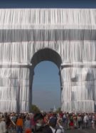 L'Arc de Triomphe empaqueté de Christo et Jeanne-Claude // Source : Capture écran Youtube