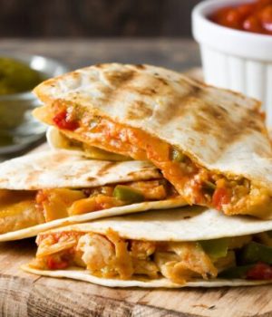 La recette facile et rapide de quesadillas végétariennes réconfortantes pour les soirs de flemme // Source : etorres69 de Getty Images