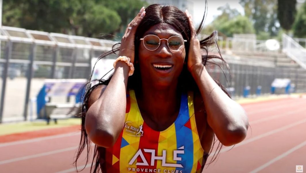 La sprinteuse Halba Diouf dénonce l'exclusion des athlètes transgenres des compétitions féminines // Source : Capture d'écran YouTube de Reuters
