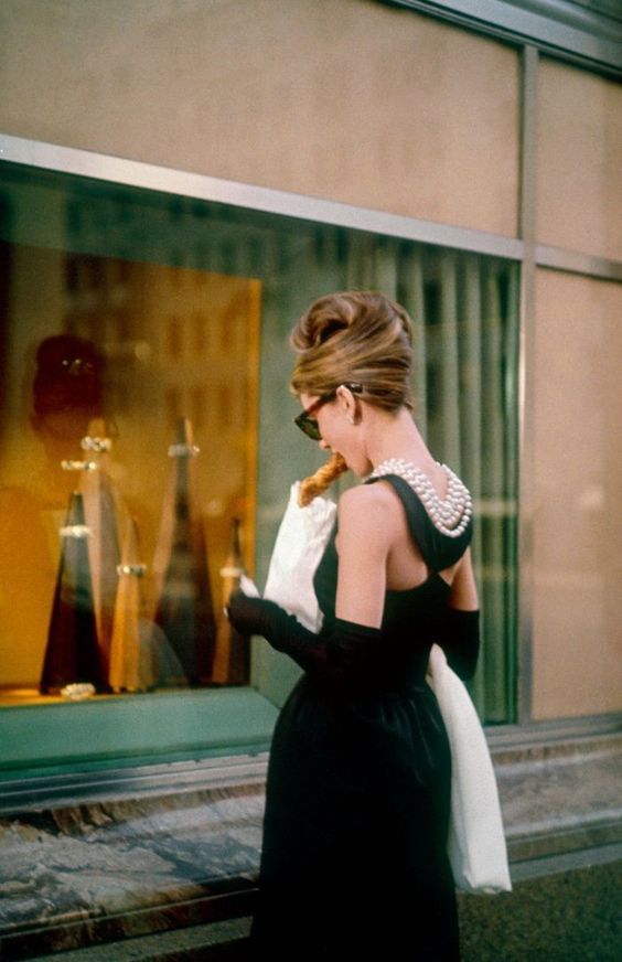 3 legendary Audrey Hepburn hairstyles to adopt in 2023 3 legendary Audrey Hepburn hairstyles to adopt in 2023
