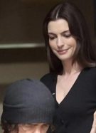 Anne Hathaway // Source : She came to me